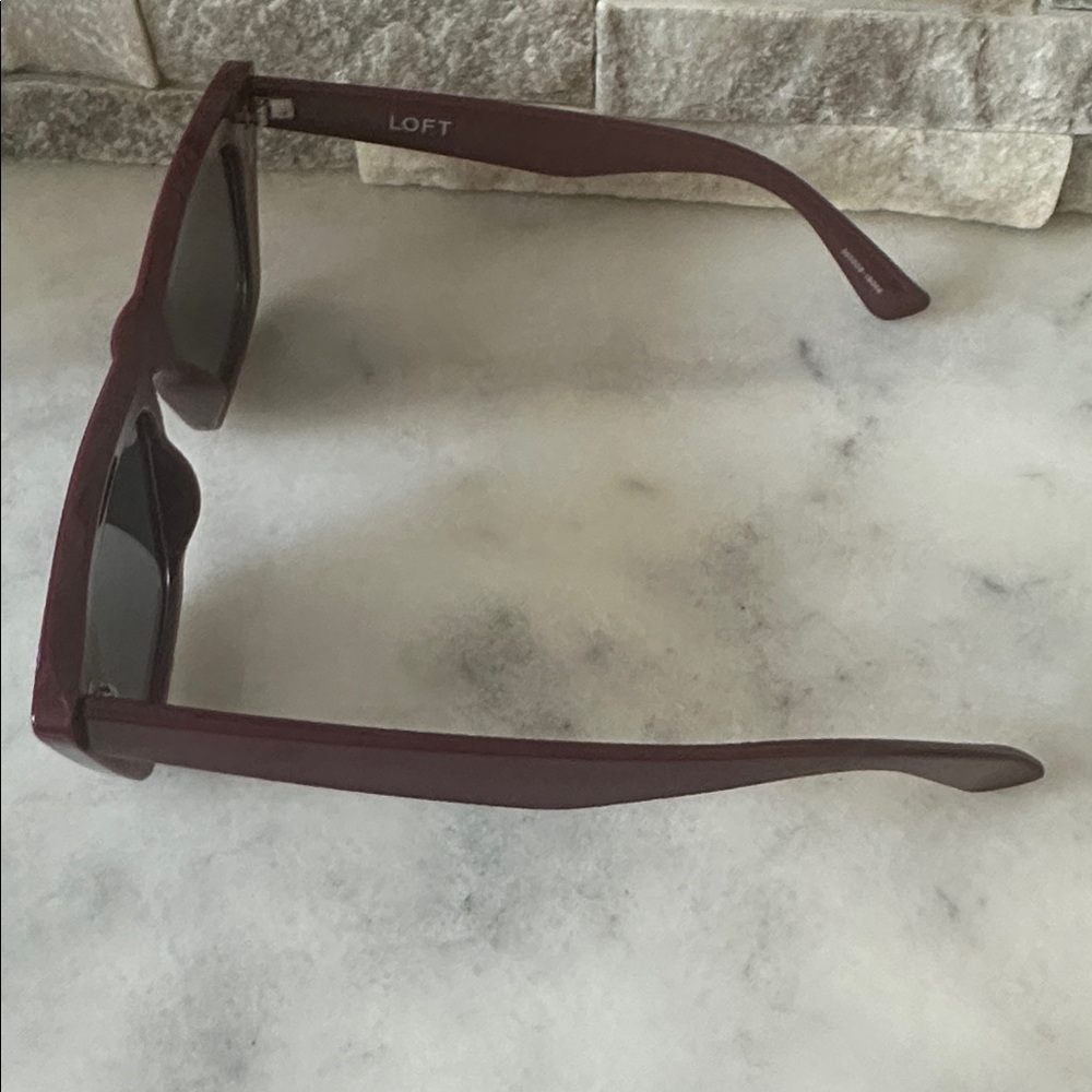 Small Sharp Sunglasses - Picture 3 of 6
